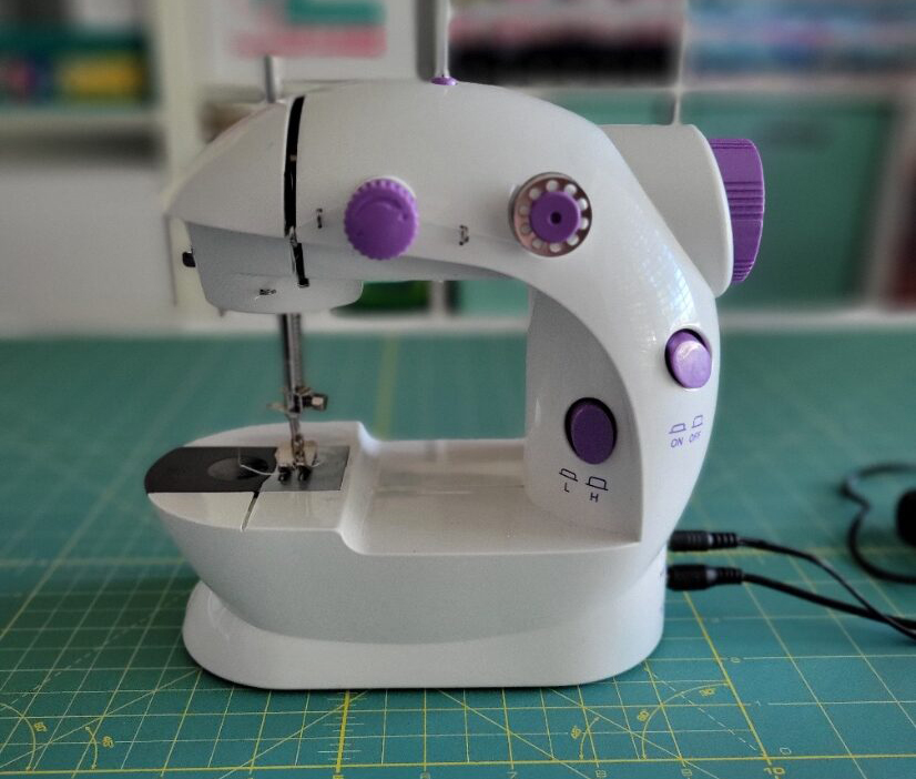 5 Best Sewing Machines Under 100 Reviewed in Detail (Fall 2023)